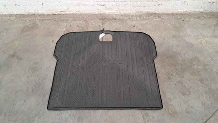 Boot mat Lynk &amp; Co 01