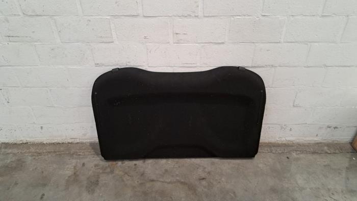 Parcel shelf Lynk &amp; Co 01