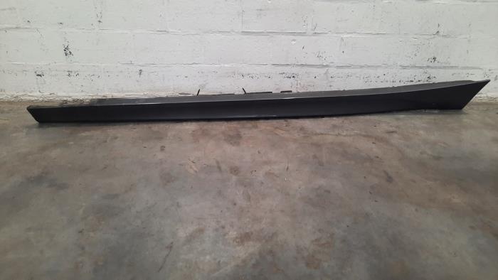 Door sill left BMW 1-Serie