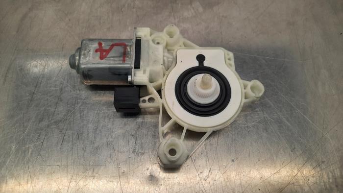 Door window motor Audi Q4