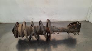 Gebruikte Schokdemper rechts-voor Opel Movano 2.3 CDTi Biturbo 16V FWD Prijs € 133,10 Inclusief btw aangeboden door Autohandel Didier