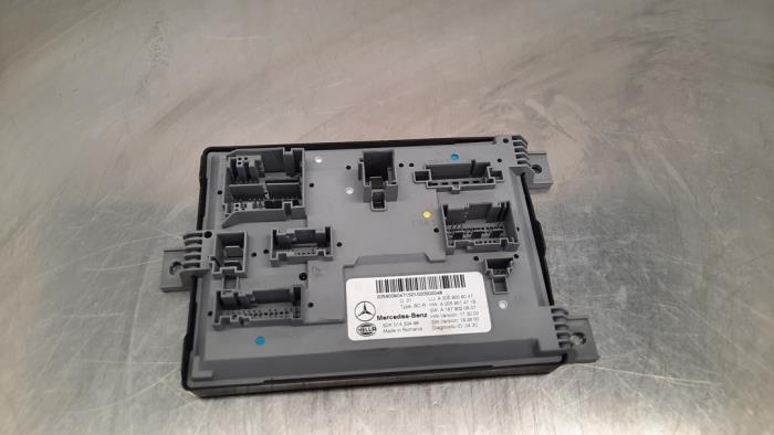 Caja de fusibles Mercedes EQC