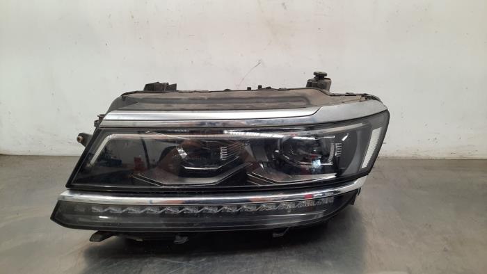 Headlight, left Volkswagen Tiguan