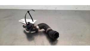 Gebruikte Koelwaterslang BMW 4 serie (G23) 420d Mild Hybrid 2.0 16V Prijs € 24,20 Inclusief btw aangeboden door Autohandel Didier