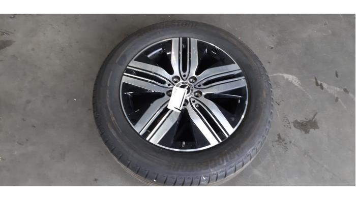 Wheel + tyre Mercedes EQA