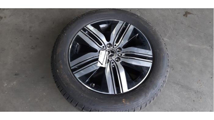 Wheel + tyre Mercedes EQA