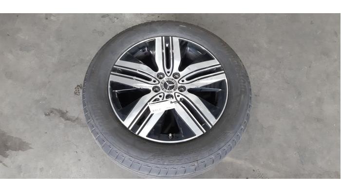 Wheel + tyre Mercedes EQA