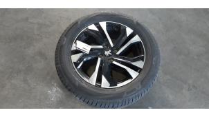Gebruikte Velg + Band Peugeot 2008 (UD/UK/UR/US/UX) 1.2 VTi 12V PureTech 130 Prijs € 199,65 Inclusief btw aangeboden door Autohandel Didier