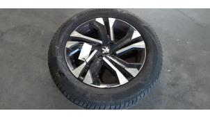 Gebruikte Velg + Band Peugeot 2008 (UD/UK/UR/US/UX) 1.2 VTi 12V PureTech 130 Prijs € 199,65 Inclusief btw aangeboden door Autohandel Didier