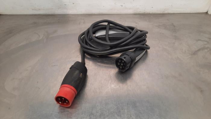 Cable de carga vehículo híbrido Tesla Model Y