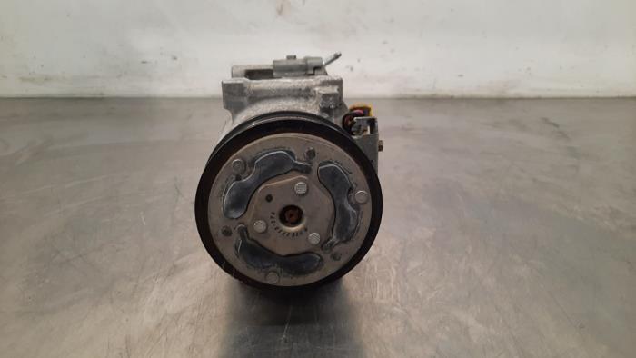 Air conditioning pump Peugeot 2008