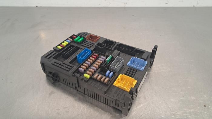 Fuse box Peugeot 2008