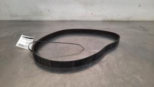 Gebruikte Multiriem Peugeot 2008 (UD/UK/UR/US/UX) 1.2 VTi 12V PureTech 130 Prijs € 36,30 Inclusief btw aangeboden door Autohandel Didier