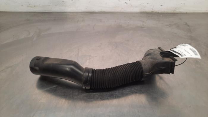 Air intake hose Peugeot 2008