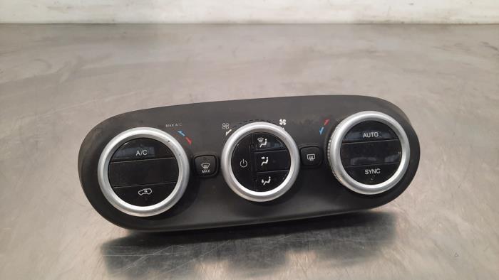 Panou de control al climatizării Fiat 500X