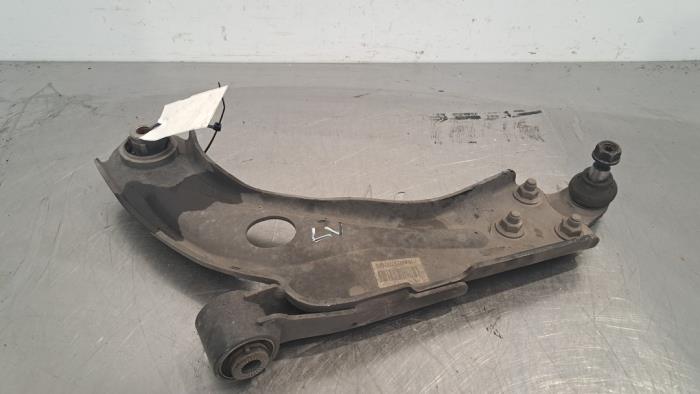 Front wishbone, left Peugeot 5008