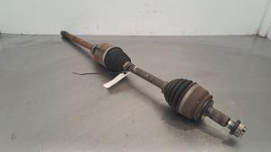 Gebruikte Aandrijfas rechts-voor Peugeot 5008 II (M4/MC/MJ/MR) 2.0 BlueHDi 180 16V Prijs € 133,10 Inclusief btw aangeboden door Autohandel Didier