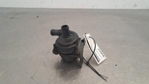 Gebruikte Extra waterpomp Landrover Defender II 2.0 D240 Prijs € 60,50 Inclusief btw aangeboden door Autohandel Didier