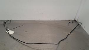 Gebruikte Leiding (diversen) Landrover Defender II 2.0 D240 Prijs € 42,35 Inclusief btw aangeboden door Autohandel Didier