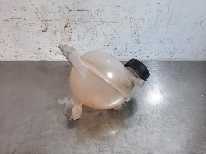 Expansion vessel Peugeot 208