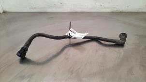 Gebruikte Leiding (diversen) Landrover Defender II 2.0 D240 Prijs € 30,25 Inclusief btw aangeboden door Autohandel Didier