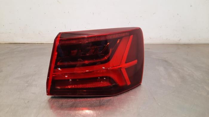 Luz trasera derecha Audi A6