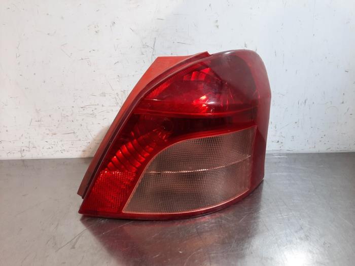 Luz trasera derecha Toyota Yaris