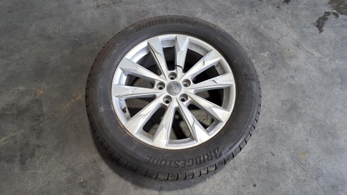 Wheel + tyre Audi Q3