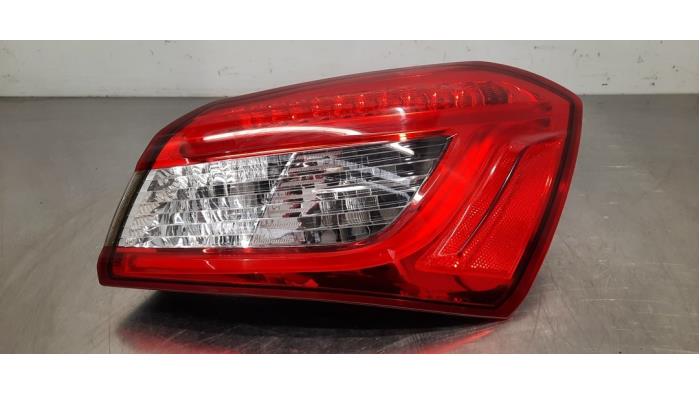 Luz trasera derecha Maserati Ghibli