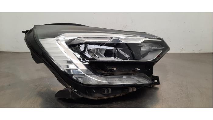 Reflektor prawy Renault Captur