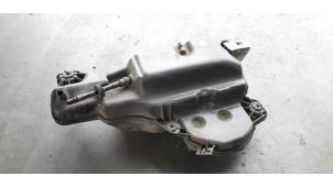 Gebruikte Adblue tank Landrover Defender II 2.0 D240 Prijs € 399,30 Inclusief btw aangeboden door Autohandel Didier