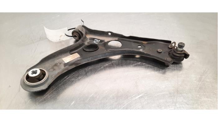 Front wishbone, right Peugeot 208