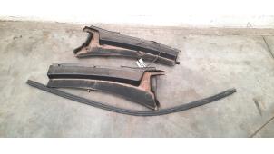 Gebruikte Paravent Peugeot 5008 II (M4/MC/MJ/MR) 1.2 12V e-THP PureTech 130 Prijs € 66,55 Inclusief btw aangeboden door Autohandel Didier