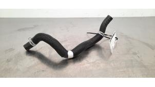 Gebruikte Koelwaterslang Dacia Duster (SR) 1.3 TCE 130 16V Prijs € 30,25 Inclusief btw aangeboden door Autohandel Didier