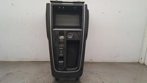 Gebruikte Middenconsoles Citroen C5 Aircross I (A4/AC/AJ/AR) 1.2 e-THP PureTech 130 Prijs € 54,45 Inclusief btw aangeboden door Autohandel Didier