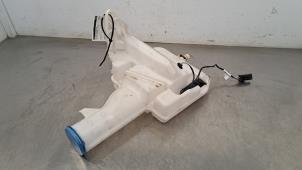 Gebruikte Ruitensproeiertank voor Mercedes Sprinter 3,5t (907.6/910.6) 319 CDI 2.0 D RWD Prijs € 36,30 Inclusief btw aangeboden door Autohandel Didier