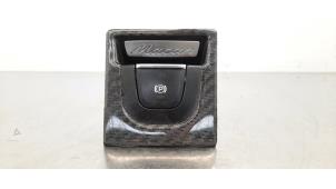 Gebruikte Schakelaar handrem Porsche Macan (95B) 3.0 S Diesel V6 24V Prijs € 30,25 Inclusief btw aangeboden door Autohandel Didier