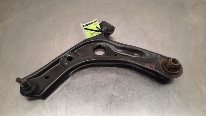 Bras de suspension avant gauche Toyota Aygo