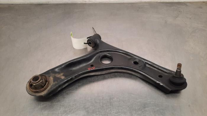 Bras de suspension avant droit Toyota Aygo