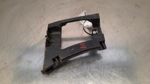 Gebruikte Bumpersteun links-achter Toyota ProAce 2.0 D-4D 122 16V Prijs € 30,25 Inclusief btw aangeboden door Autohandel Didier