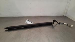 Gebruikte Gasdemper links-achter Mercedes GLB AMG (247.6) 2.0 35 AMG Turbo 16V 4-Matic Prijs € 133,10 Inclusief btw aangeboden door Autohandel Didier