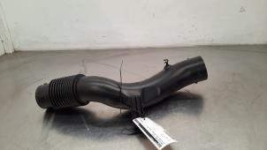 Gebruikte Aanzuigslang Lucht DS Automobiles DS 7 Crossback 1.6 16V PureTech 225 Prijs € 30,25 Inclusief btw aangeboden door Autohandel Didier