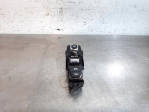 Gebruikte Schakelaar handrem Volvo XC60 II (UZ) 2.0 D4 16V Prijs € 60,50 Inclusief btw aangeboden door Autohandel Didier