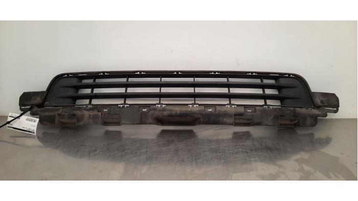 Pare-chocs grille Opel Vivaro