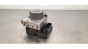 Gebruikte ABS Pomp Renault Captur (2R) 1.2 TCE 16V EDC Prijs € 133,10 Inclusief btw aangeboden door Autohandel Didier