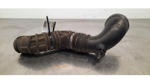 Gebruikte Intercooler Buis Maserati Levante 3.0 S Biturbo V6 24V Prijs € 66,55 Inclusief btw aangeboden door Autohandel Didier