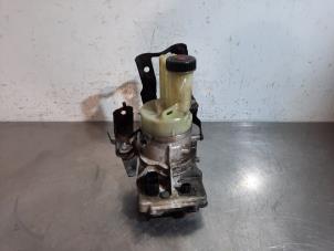 Gebruikte Pomp Servo Renault Master III (FV) 2.3 dCi 135 16V FWD Prijs € 592,90 Inclusief btw aangeboden door Autohandel Didier