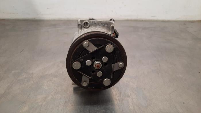 Pompe clim Renault Megane Break