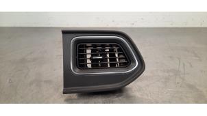 Gebruikte Luchtrooster Dashboard Renault Master III (FV) 2.3 dCi 150 16V FWD Prijs € 24,20 Inclusief btw aangeboden door Autohandel Didier