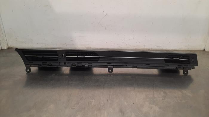 Grille aération tableau de bord Audi A6